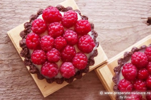 Mini tarte de ciocolată cu mascarpone şi zmeură Image 1