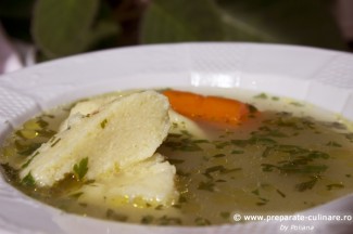 Supă de pui cu găluște Image 1