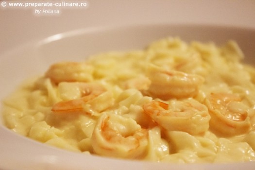Tagliatelle cu şofran şi creveţi Image 1